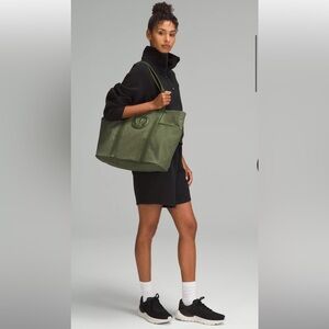 Lululemon Daily‎ Multi-Pocket Canvas Tote Bag Cactus leather trim